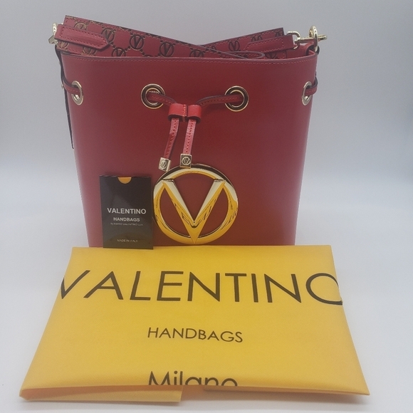558- Valentino By Mario Valentino Karl Forever Red Made In Italy NWT - Picture 1 of 13